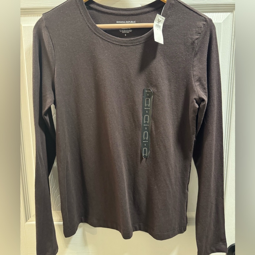 NWT Brown, Long-sleeved Tee. Size Small. Super soft!
